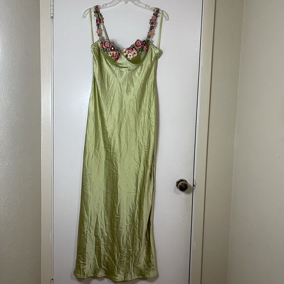 New! Selfie Leslie Rose Garden Floral Applique Midi satin Dress Lime green Med - Picture 4 of 12
